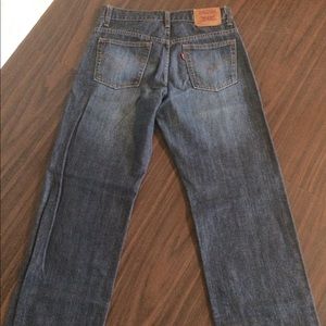 Levi’s 577 low-rise, loose fit women’s jeans.